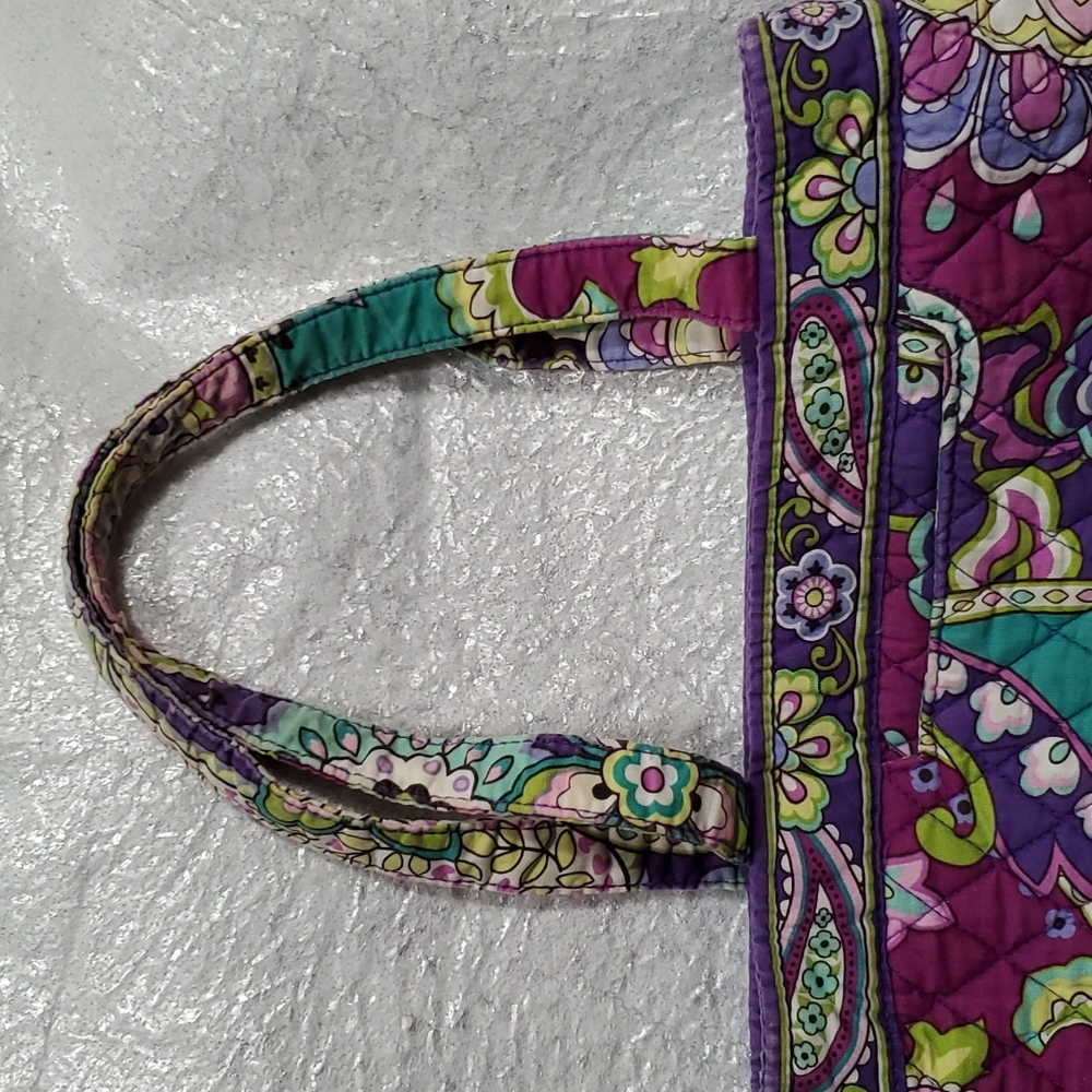 Vera Bradley Sholder Bag. - Picture 3 of 11